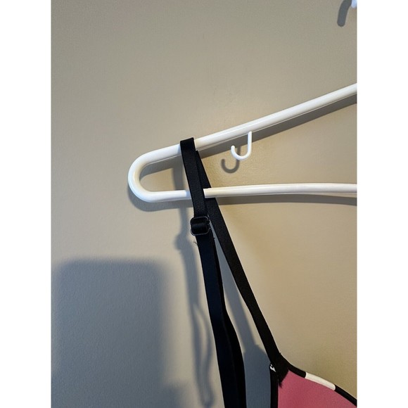 Victoria Secret T-shirt Bra, 32D, Polka Dots/Cheetah, Straps adjust/removable - Picture 4 of 6